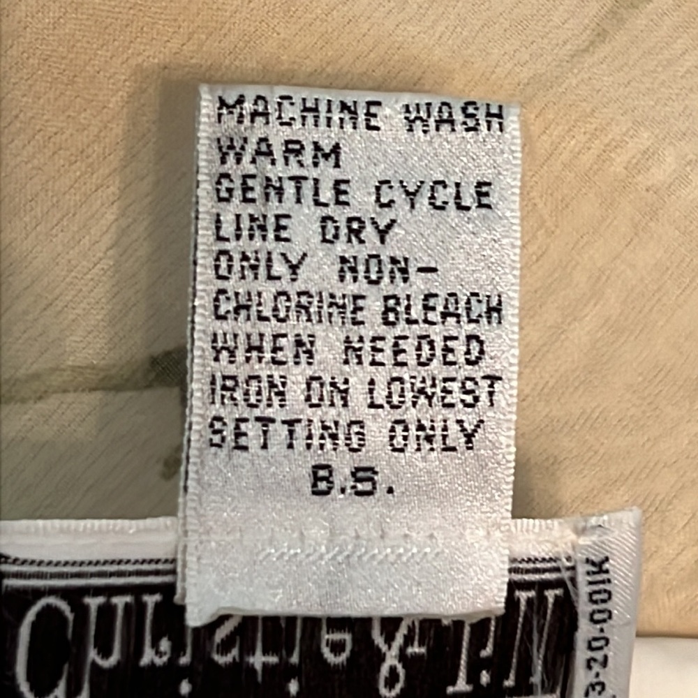 Lace Inset Ivory Blouse - Picture 9 of 9